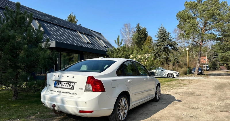 Volvo S40 cena 18000 przebieg: 300000, rok produkcji 2009 z Poznań małe 137